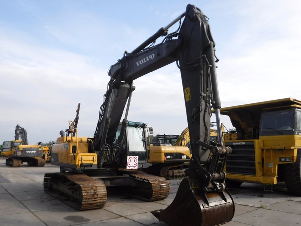 Экскаватор volvo ec300dl
