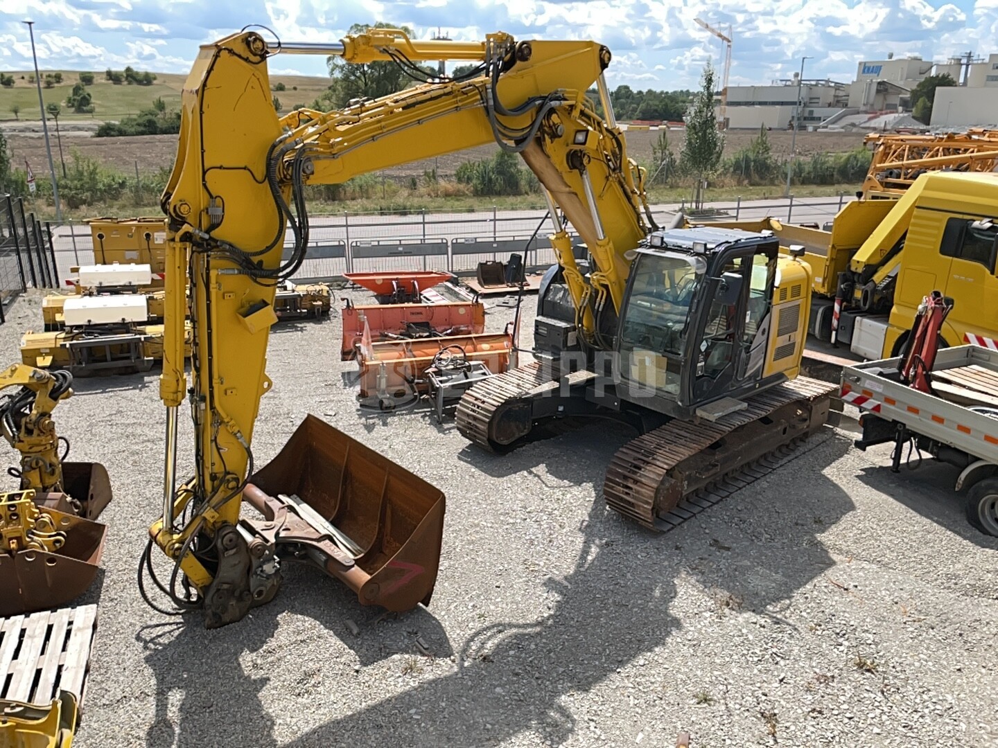 Hitachi ZX 225 USLC-5 Used Tracked Excavator for Sale | Equippo