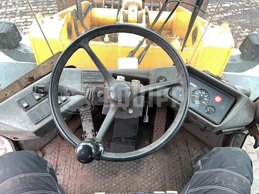 1998 ليبهير L522-44334689