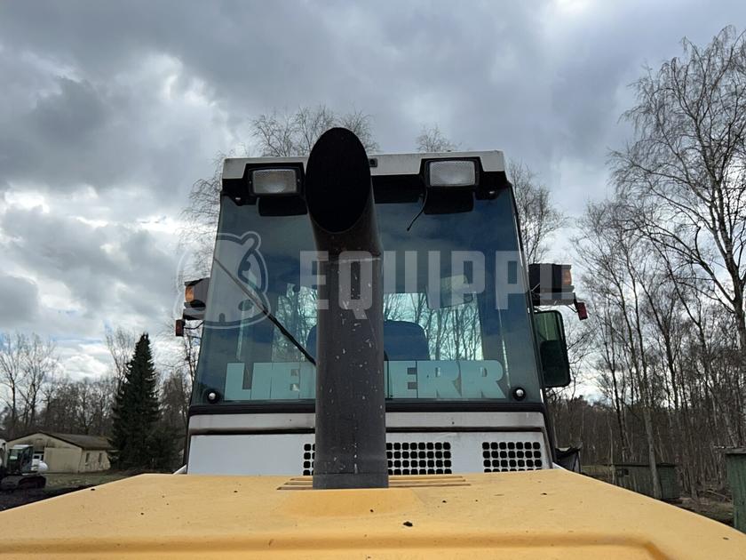 1998 ليبهير L522-44294006