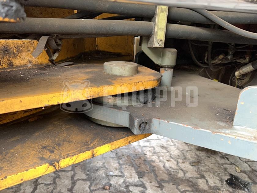 1998 ليبهير L522-44294061