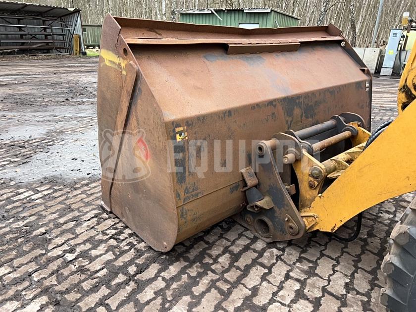 1998 ليبهير L522-44335038