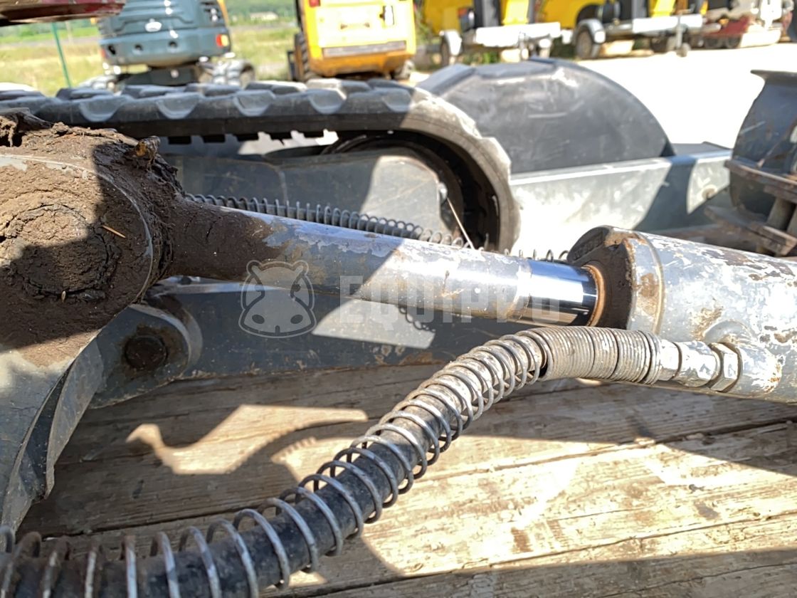 2018 TAKEUCHI TB225-44334392