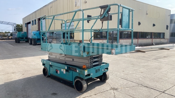 Foto van de Haulotte Compact 10 (10m) graafbak speling