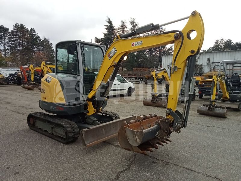 Wacker Neuson EZ36 z 3 łyżkami koparki - Prawy Przód - Używany Mini koparka < 7t