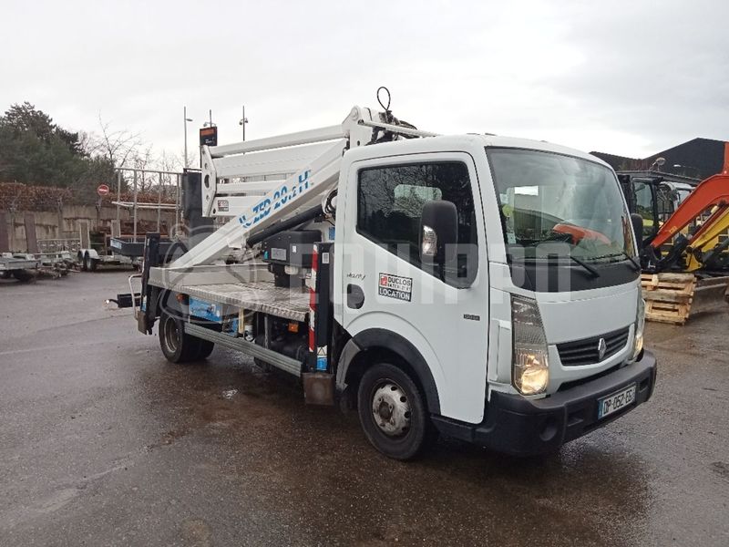 CTE ZED 20.2 H on Renault 120 DXI Maxity - - Używany Podnośnik koszowy montowany na ciężarówce