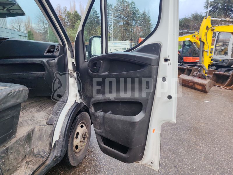 2016 Iveco 35C13-48701661
