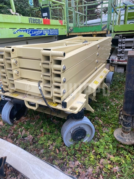 Foto van de JLG 3246ES (voor onderdelen alleen)