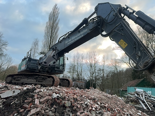 Photo de la Hitachi ZX350 LCN-7 avec 2 godets d'excavatrice