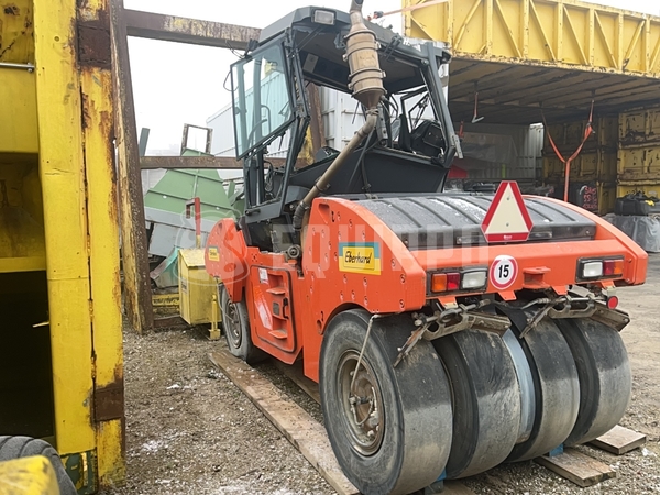 Picture of the Hamm HD150TT PNEUMATIC 8 WHEEL COMgPACTOR (accident unit - for parts only)