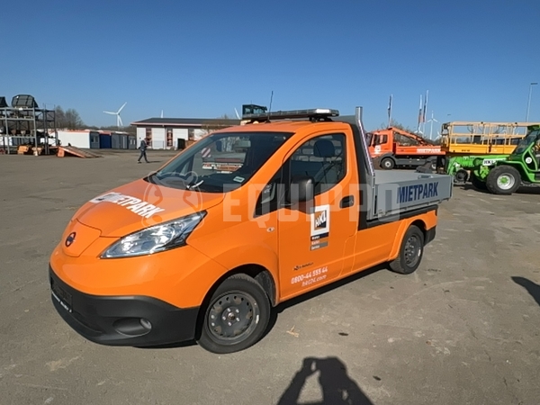 Picture of the Nissan eNV200 Electric Tipper