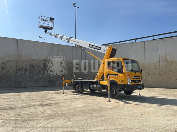 Foto van de Palfinger P260B (26m) op Nissan 3,5 ton