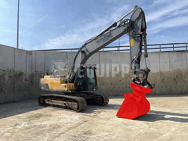 Photo de la Volvo EC220DL