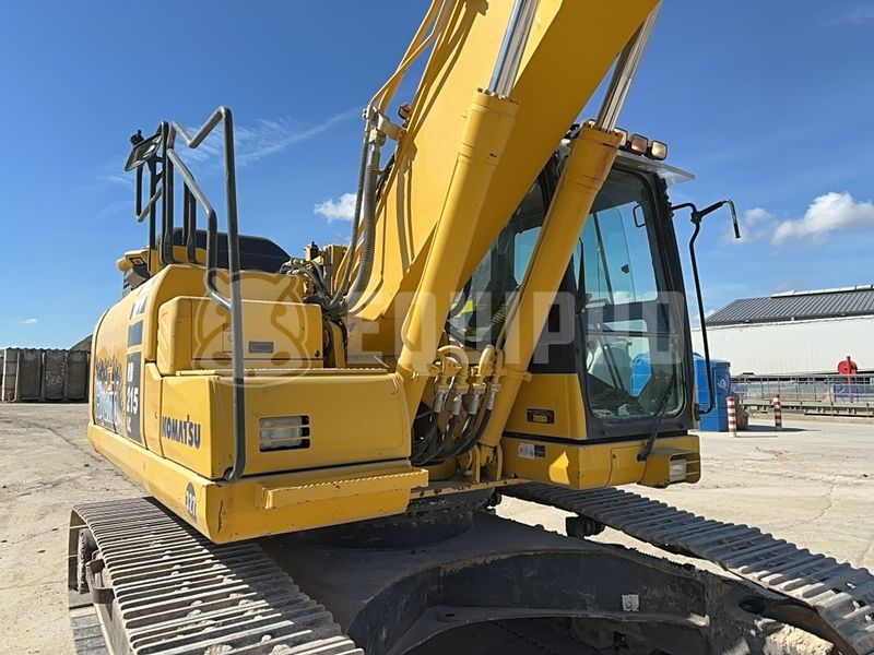 2020 كوماتسو HB215LC-3-48042818