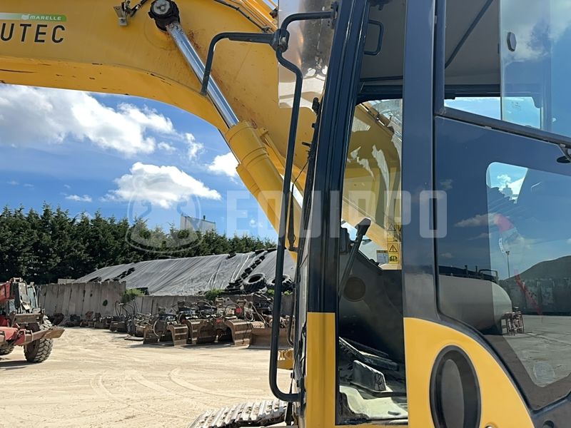 2020 Komatsu HB215LC-3-48191325