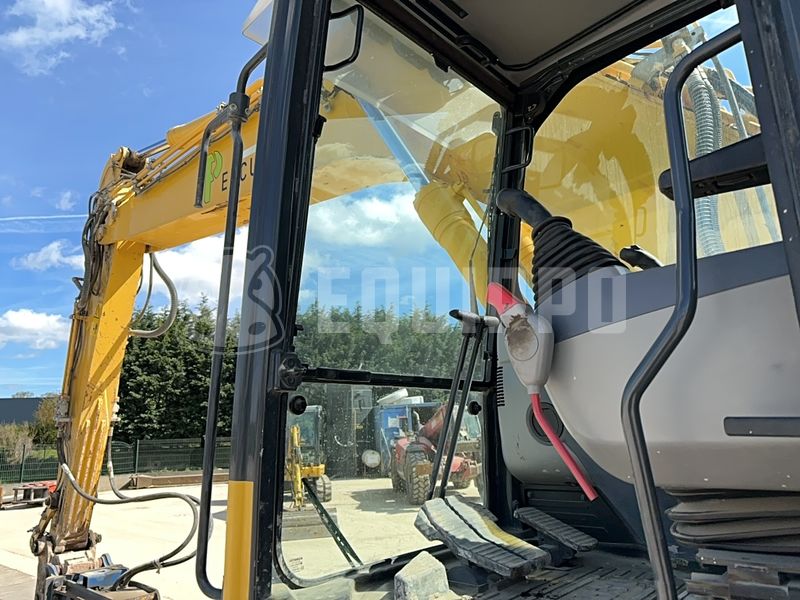 2020 Komatsu HB215LC-3-47359204