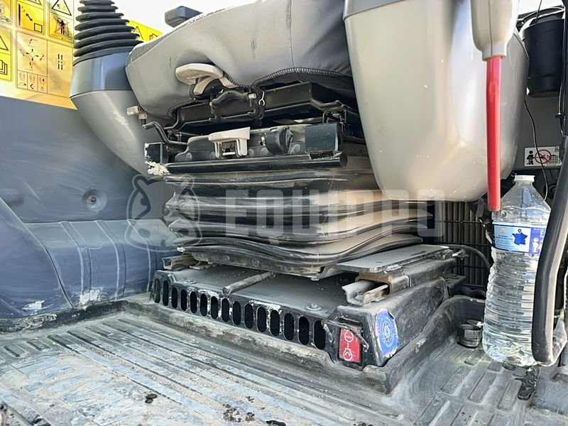 2020 Komatsu HB215LC-3-48191286