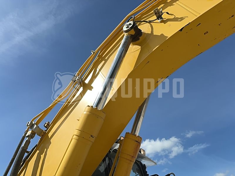 2020 كوماتسو HB215LC-3-48042845