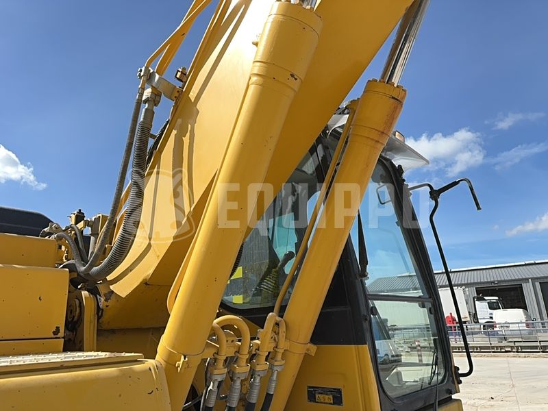 2020 Komatsu HB215LC-3-47359266