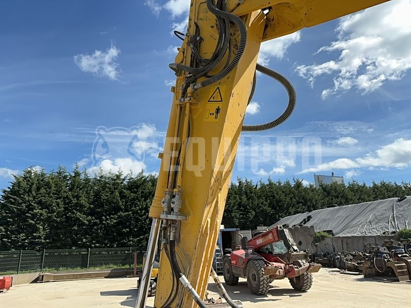 2020 كوماتسو HB215LC-3-48042815