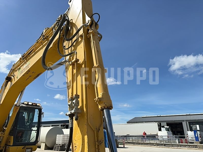 2020 كوماتسو HB215LC-3-48042850