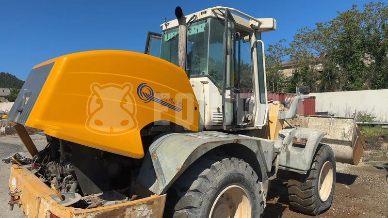 2001 ليبهير L 524-47045138