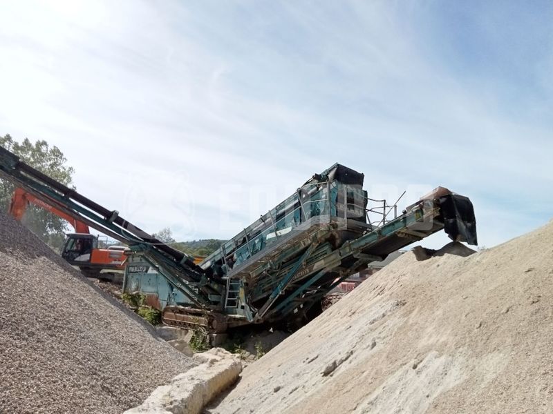 Powerscreen Chieftain 1700 - Right Front - Cribadora Usada