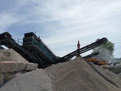 Powerscreen Chieftain 1700 - Left Front - Gebrauchte Siebanlage