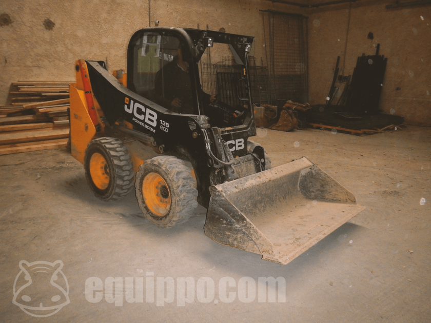jcb robot 135 price